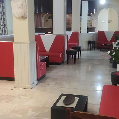Pantheon Hall Hotel Mesongi Exterior photo
