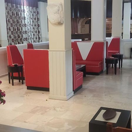 Pantheon Hall Hotel Mesongi Exterior photo