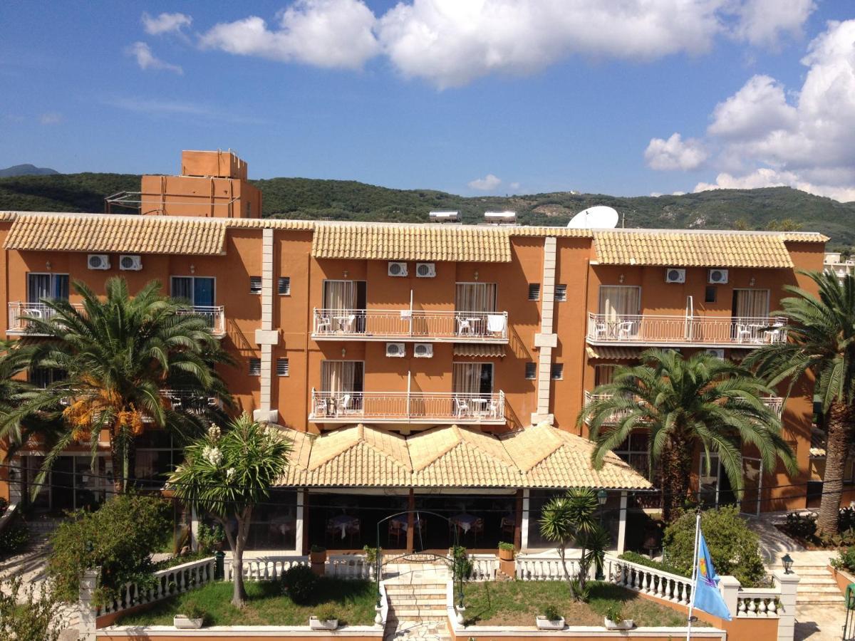 Pantheon Hall Hotel Mesongi Exterior photo