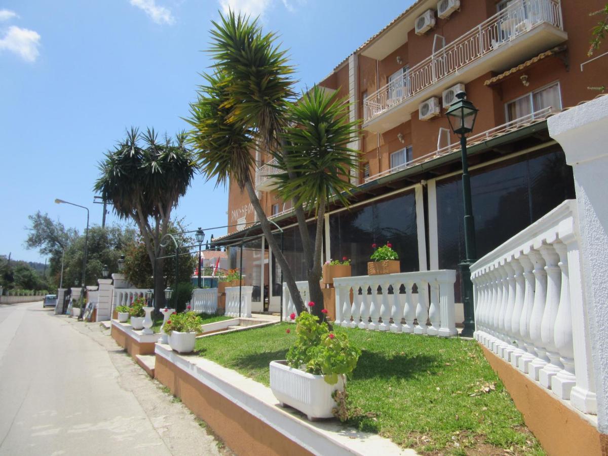 Pantheon Hall Hotel Mesongi Exterior photo