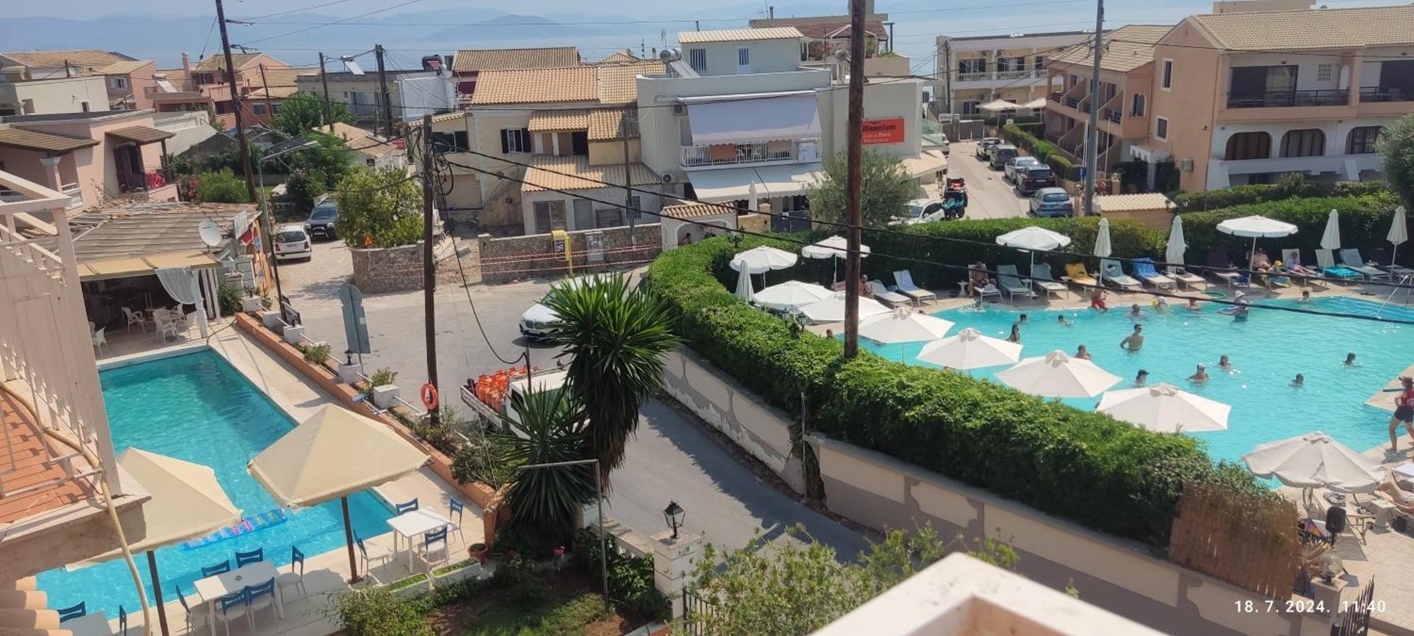 Pantheon Hall Hotel Mesongi Exterior photo