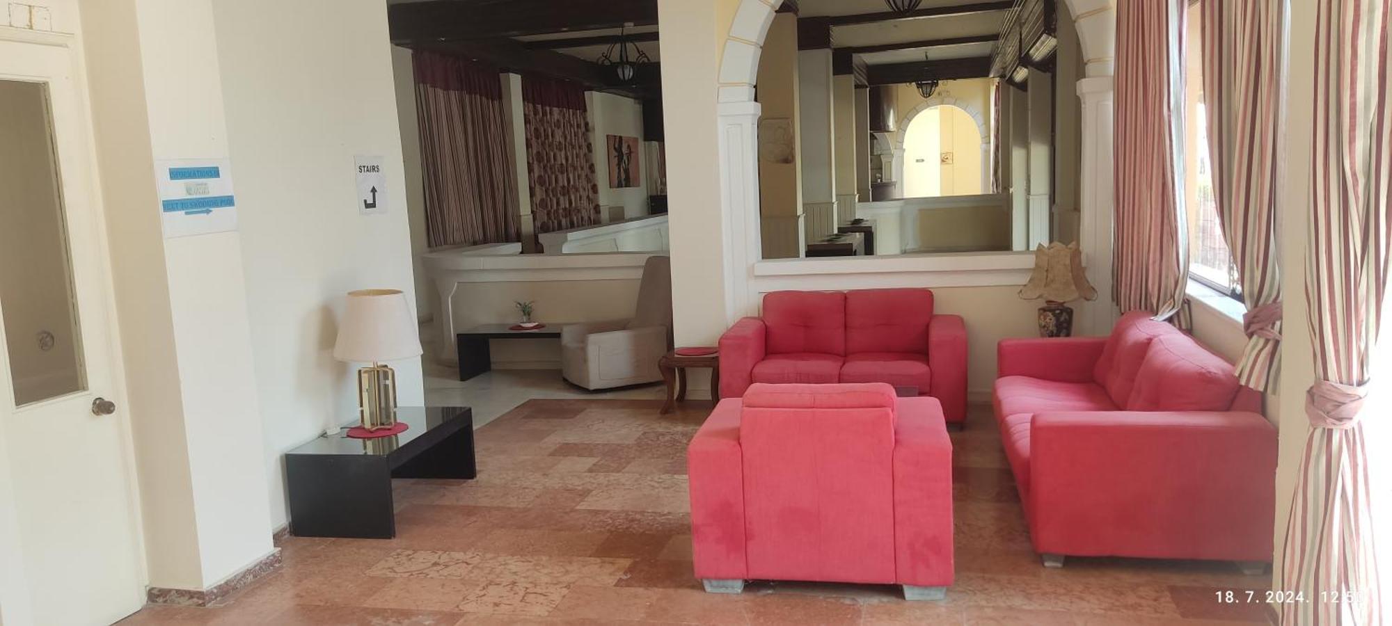 Pantheon Hall Hotel Mesongi Exterior photo