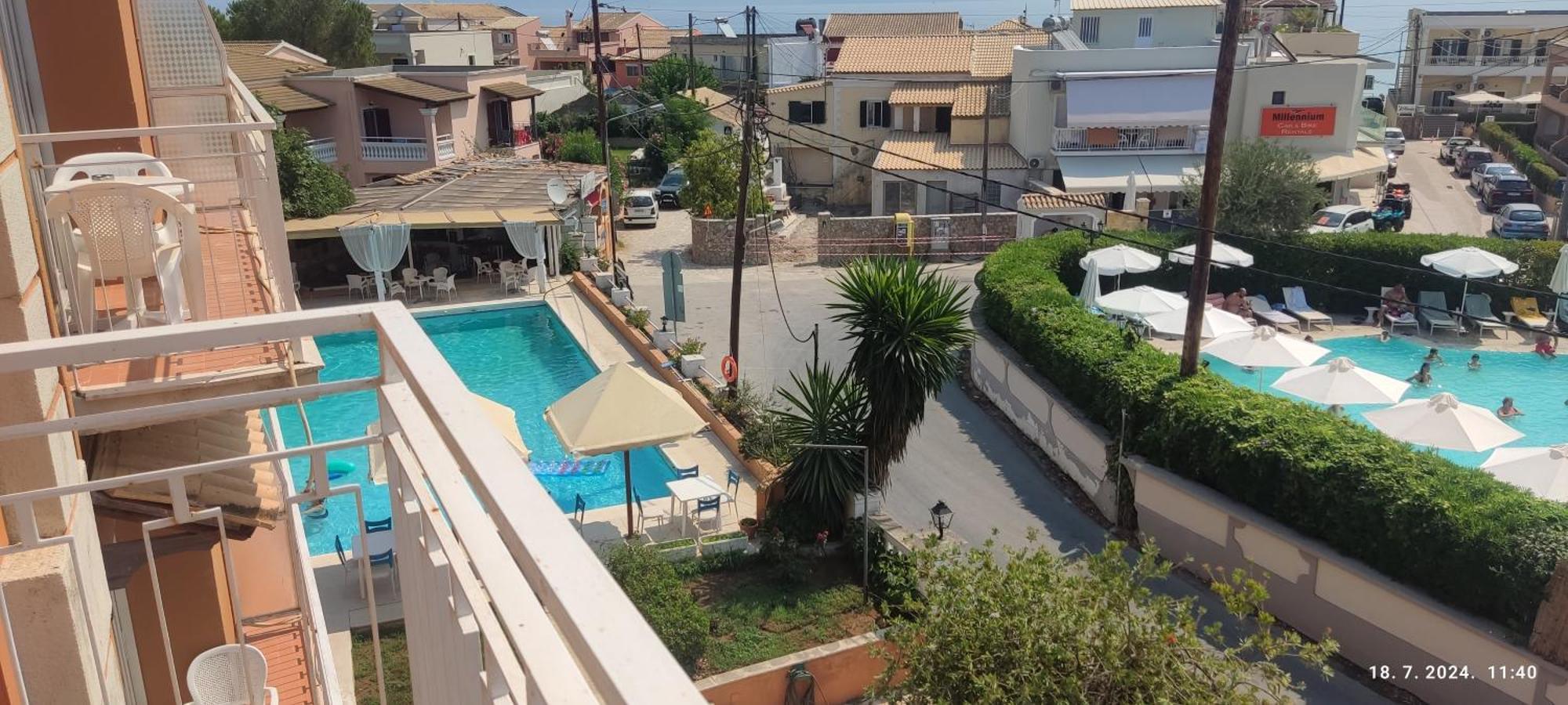 Pantheon Hall Hotel Mesongi Exterior photo