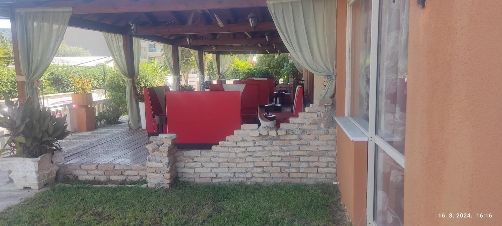 Pantheon Hall Hotel Mesongi Exterior photo