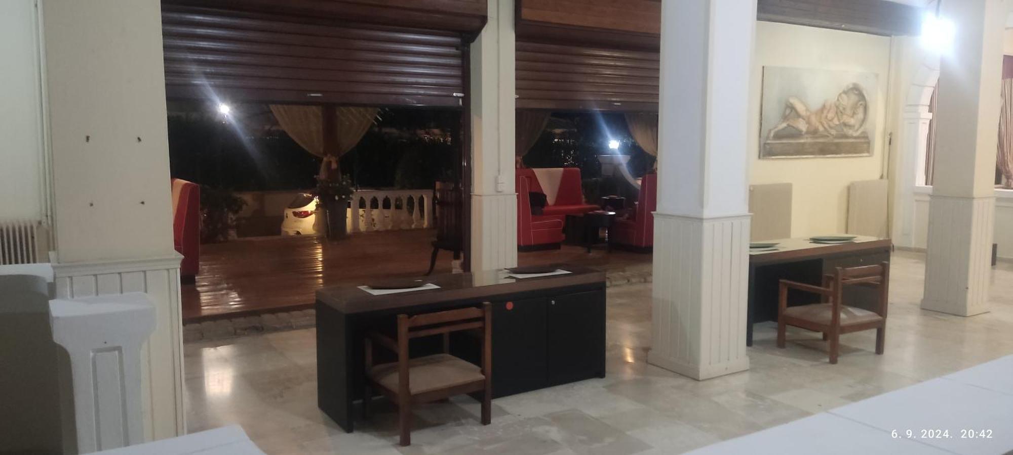 Pantheon Hall Hotel Mesongi Exterior photo