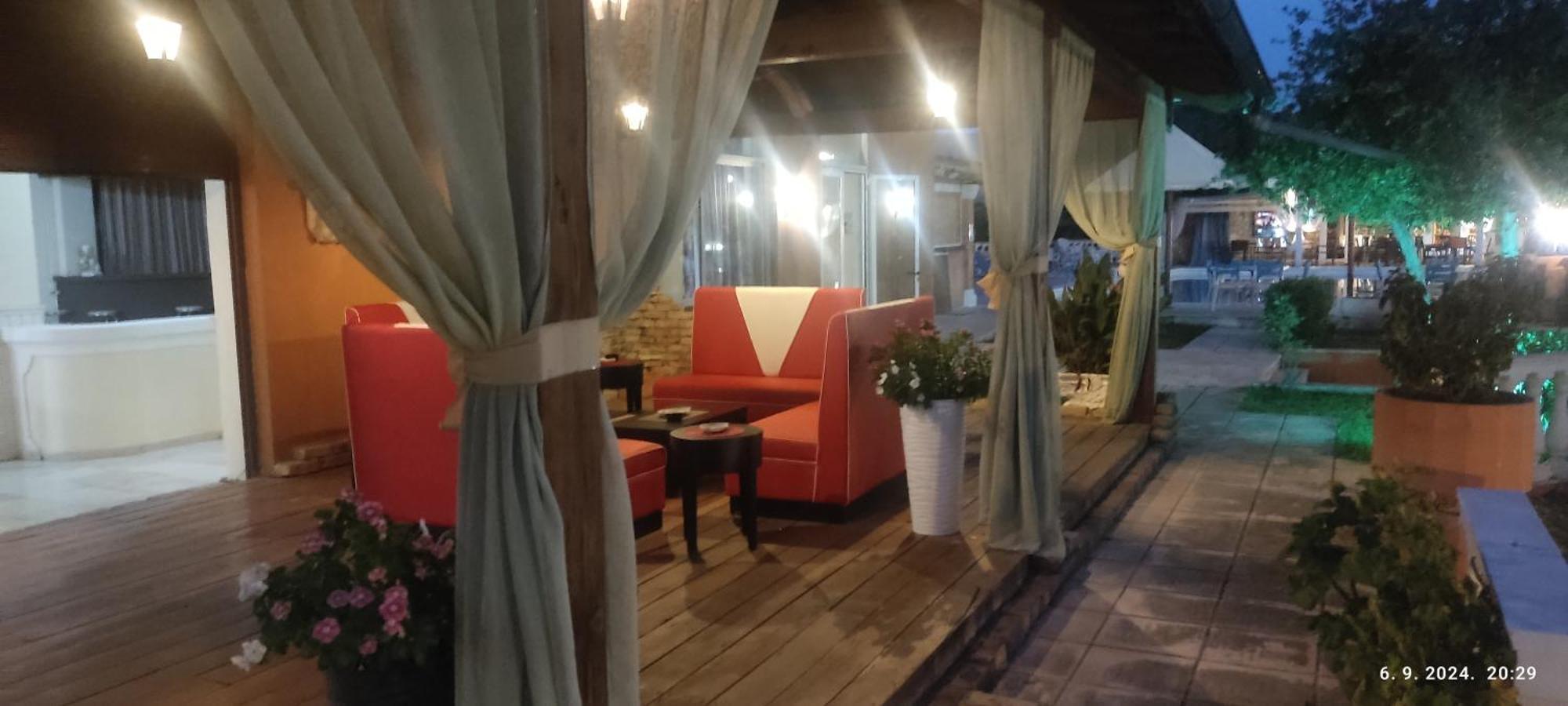 Pantheon Hall Hotel Mesongi Exterior photo
