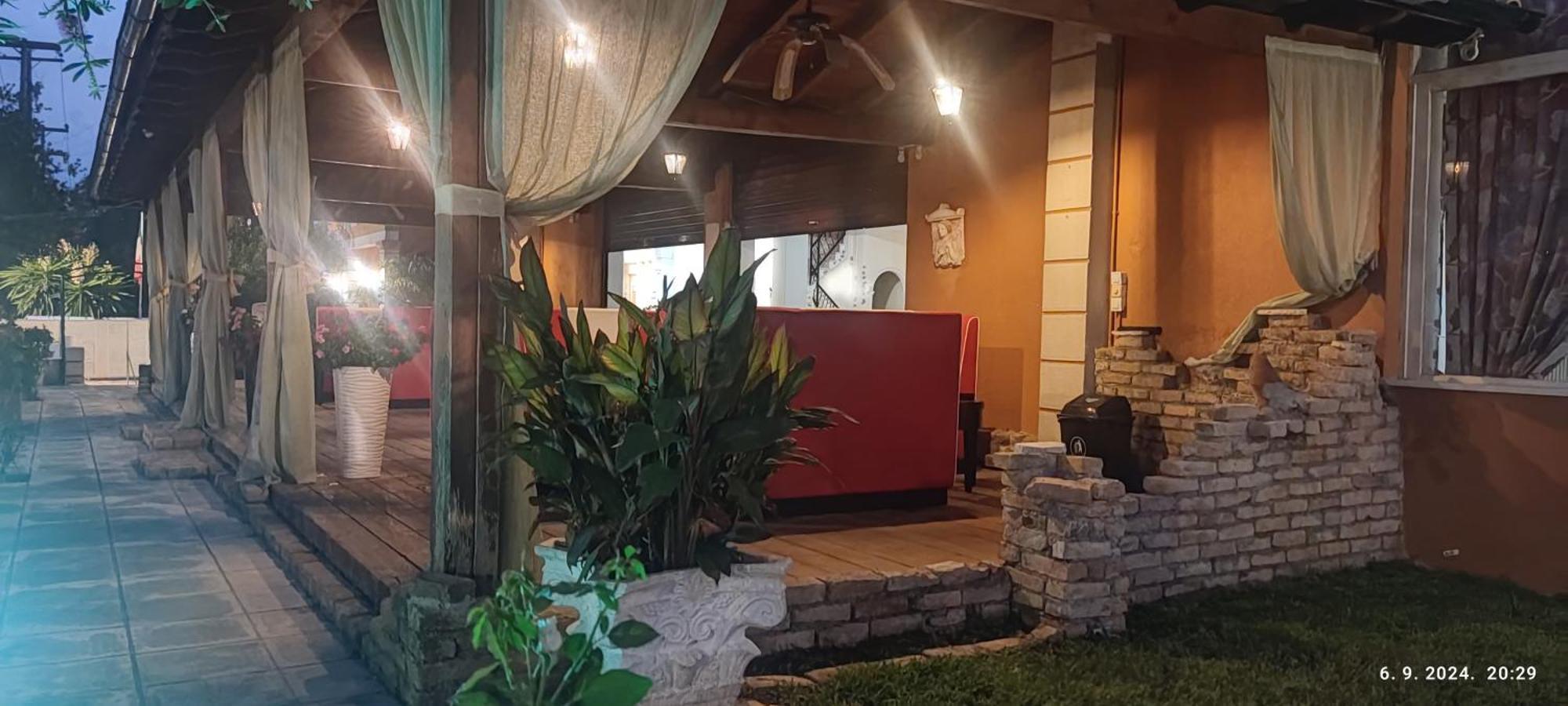 Pantheon Hall Hotel Mesongi Exterior photo